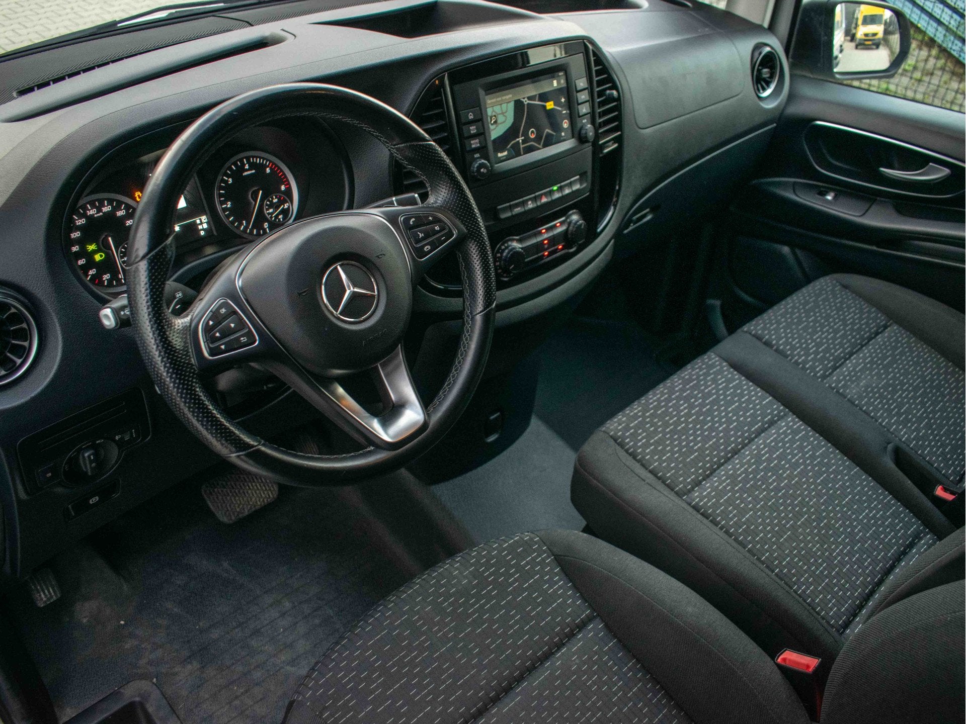 Mercedes-Benz Vito 114 CDI Lang | LED | Carplay | Trekhaak 2, Automaat, Dealer onderhouden, Gebruikt, 4 cilinders
