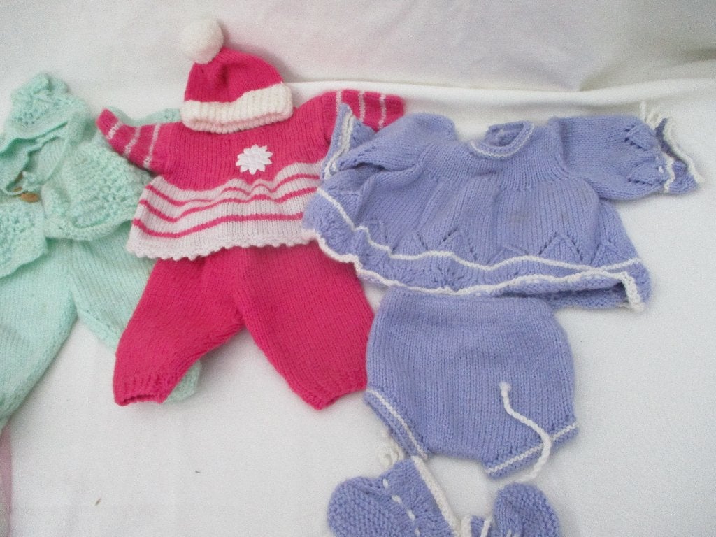3 sets poppenkleertje gebreid, en 1 babyB,v.a 30,00e, Ophalen of Verzenden, Zo goed als nieuw, Babypop
