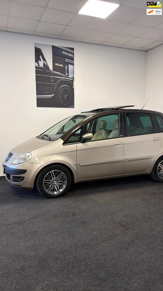 Lancia Musa 1.4-16V Platino Automaat en vele opties, Auto's, Lancia, Voorwielaandrijving, Gebruikt, Beige, Parkeersensor