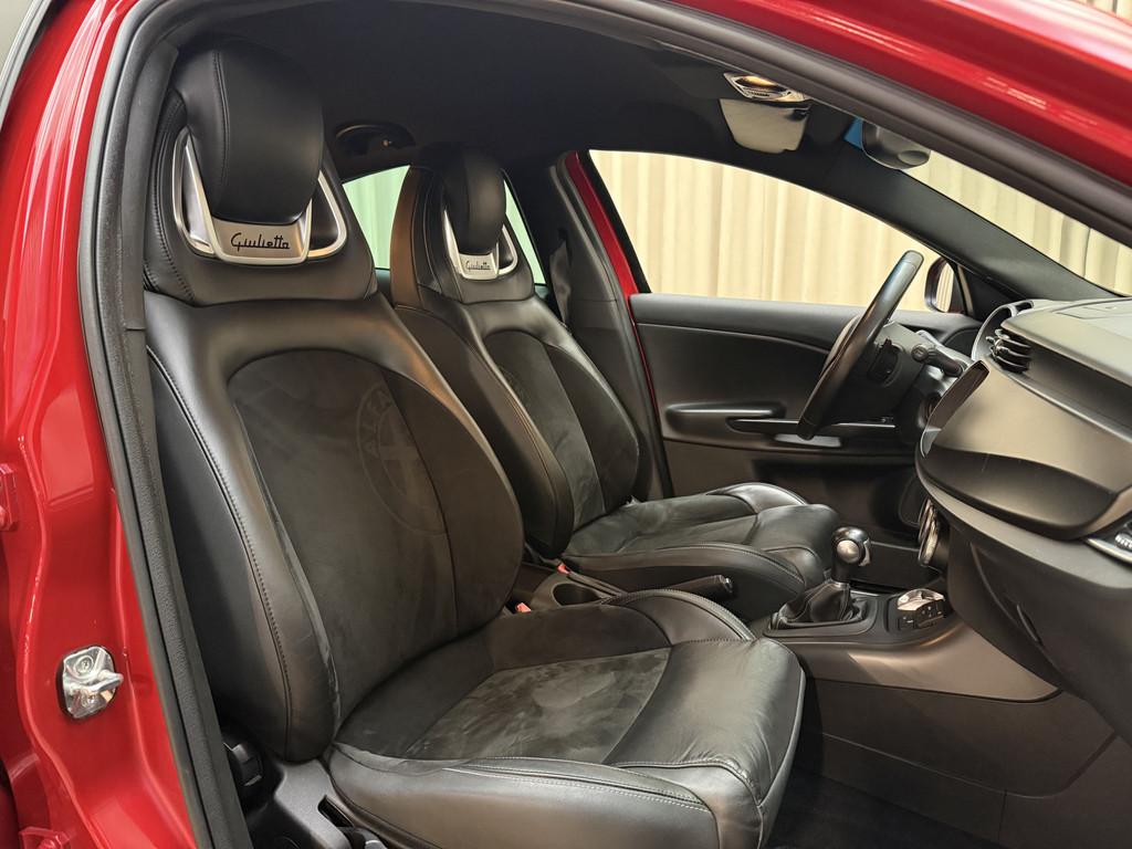 Alfa Romeo Giulietta 1.7 TBi Quadrifoglio Verde ''Launch Edi, Auto's, Gebruikt, 4 cilinders, Met garantie (alle), Bedrijf