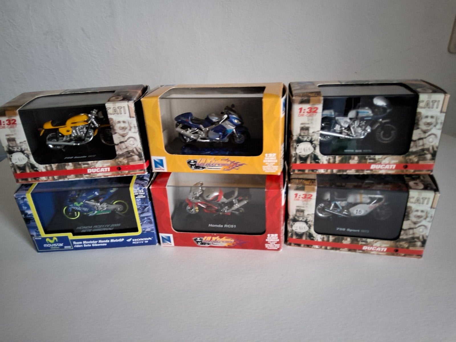 Set van 6 gedetailleerde modelmotoren 1:32, 1:32 tot 1:50, Overige typen, Zo goed als nieuw, Ophalen
