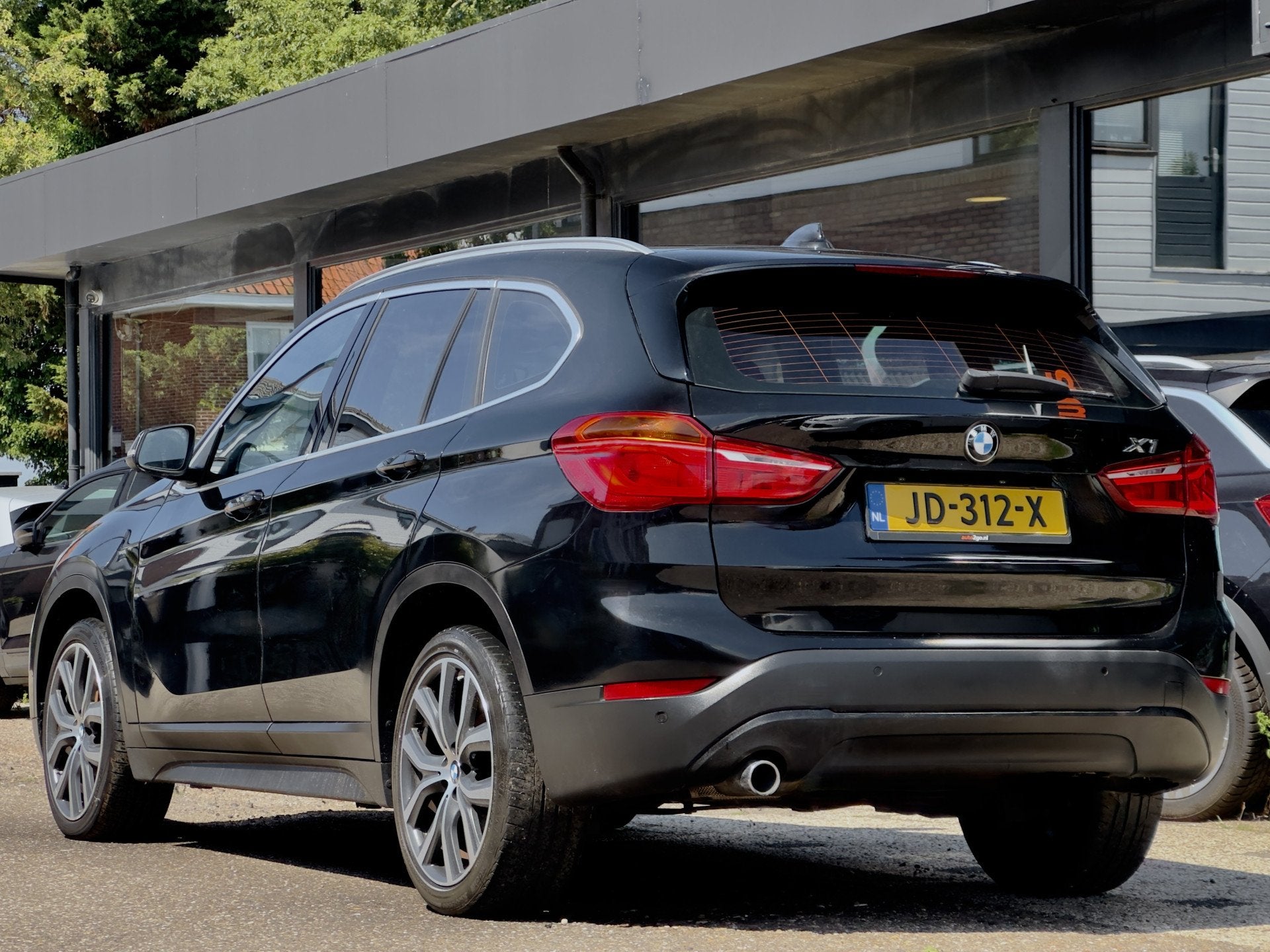 BMW X1 sDrive16d M-SPORT LEDER NAVI AIRCO PARK-ASSIST 18 INC, Auto's, Gebruikt, 116 pk, Zwart, 26 km/l