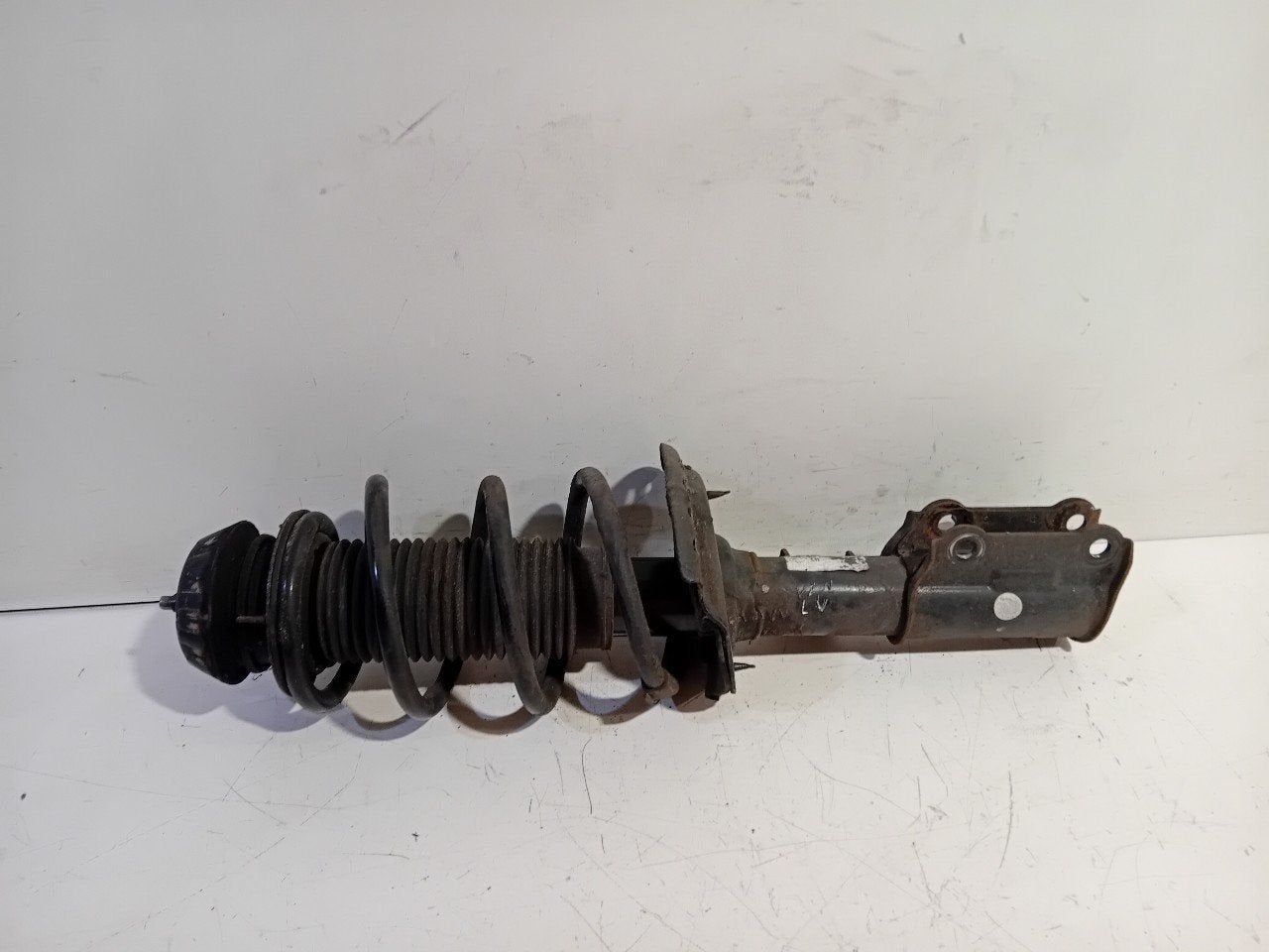 Veerpoot links voor Hyundai i10, Onderdelen@venauto.nl, Van der Ven Autorecycling B.V., Gebruikt, Ettenseweg 76, 4706 PB Roosendaal, The Netherlands