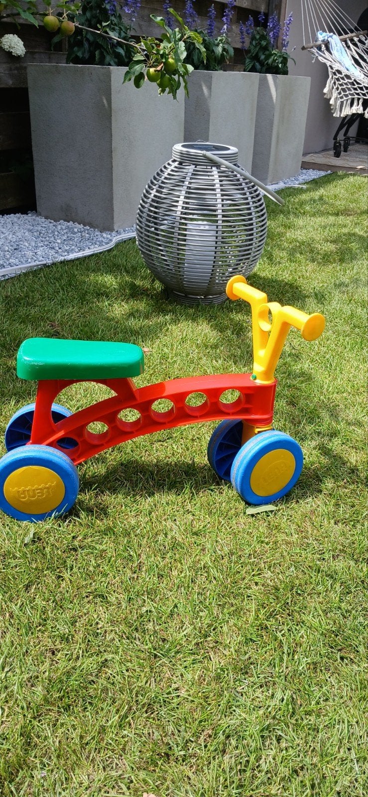 Kleurrijke loopfiets voor de allerkleinsten, Ophalen of Verzenden, Gebruikt, Loopfiets