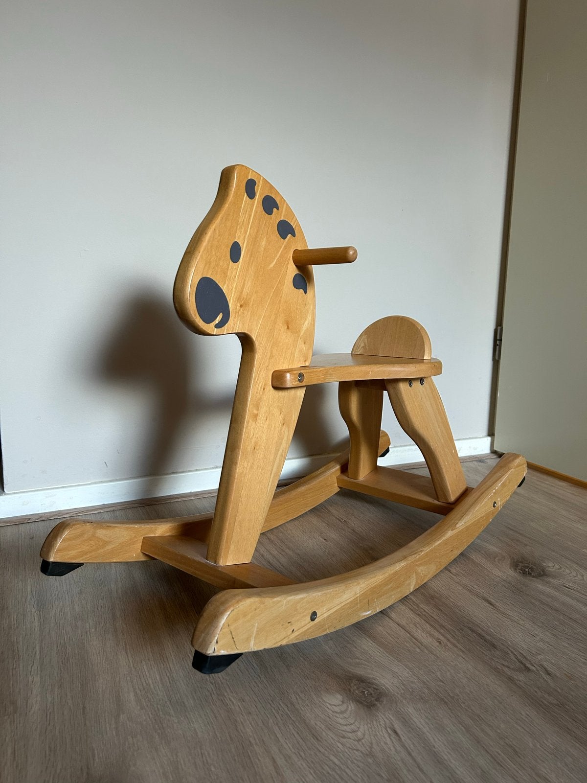 Houten hobbelpaard - Djeco, Kinderen en Baby's, Speelgoed | Houten speelgoed, Ophalen, Gebruikt, Rij- of Hobbelspeelgoed