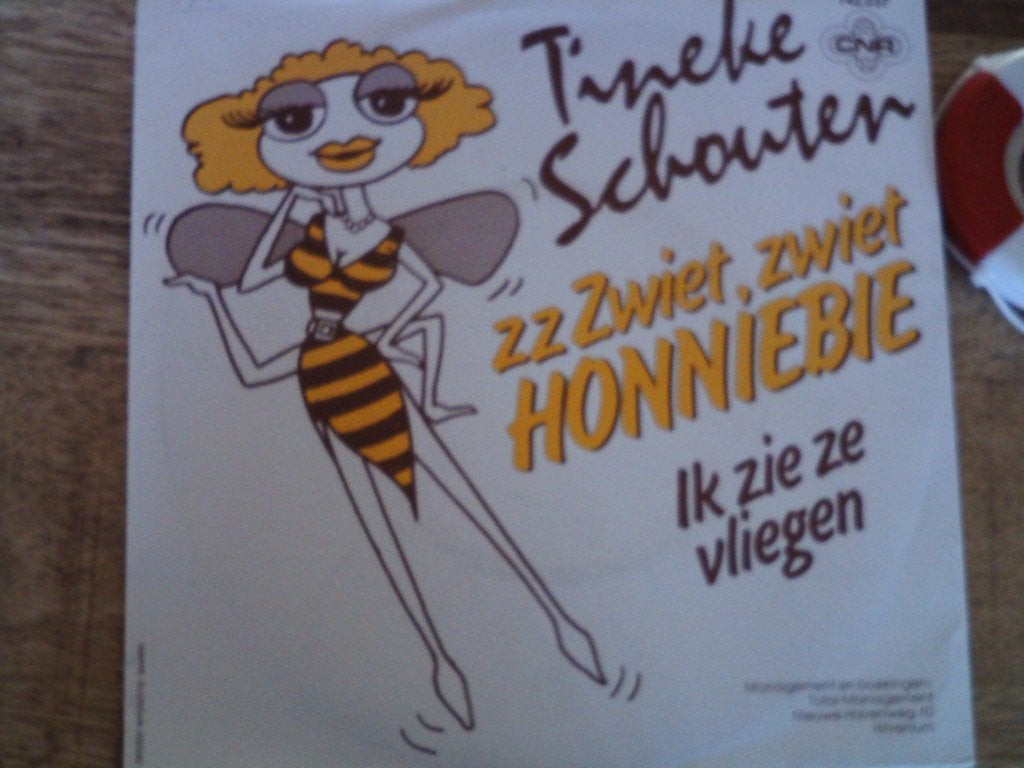 Tineke Schouten - Zzz Zziet Honniebie / Ik zie ze vliegen 3a, 7 inch, Ophalen of Verzenden, Zo goed als nieuw, EP