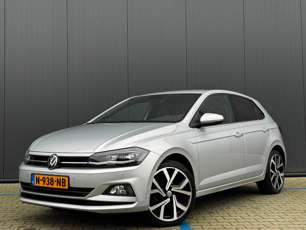 Volkswagen Polo 1.0 TSI DSG Highline R | LED | Navi | Camera, 95 pk, 1096 kg, Leder en Stof, 49 €/maand