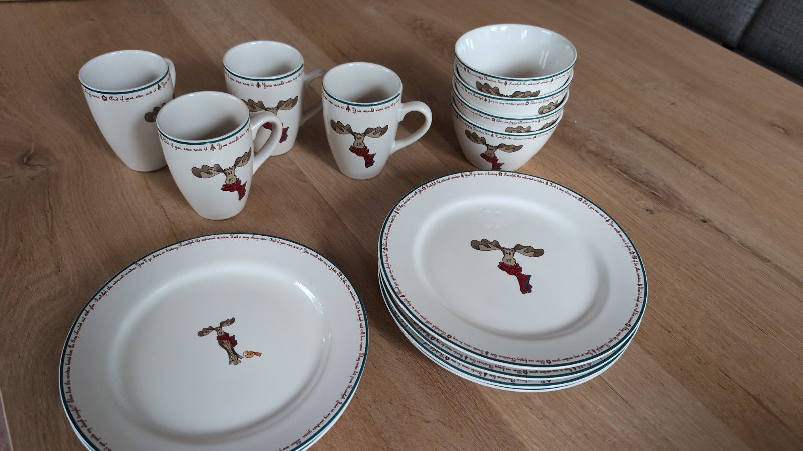 GAAT SNEL WEG Kerstservies met rendier: borden, kommen en mo, Ophalen, Overige stijlen, Bord(en)