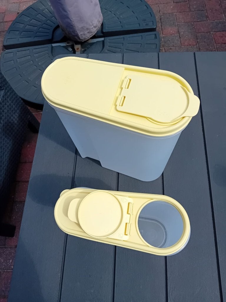 Te koop twee voorrraadbussen., Ophalen of Verzenden, Zo goed als nieuw, Overige kleuren, Bus of Trommel
