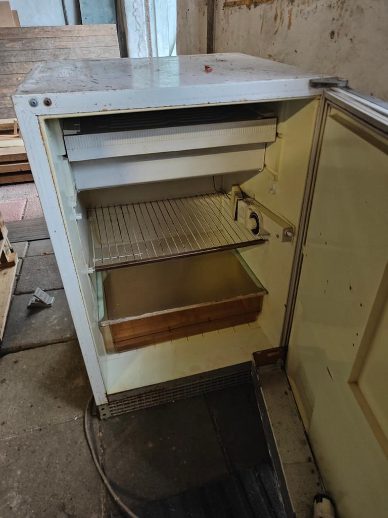 Koelkast, Witgoed en Apparatuur, Ophalen, Minder dan 85 cm, Minder dan 75 liter, 45 tot 60 cm