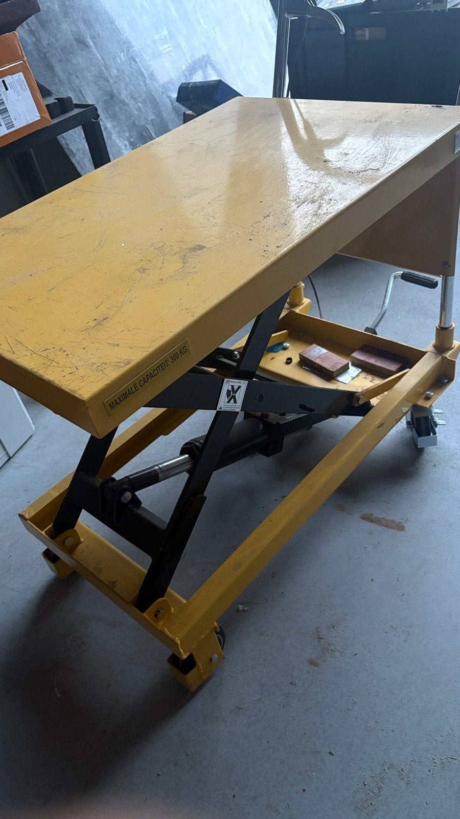 Heftafel 300kg, Ophalen, Zo goed als nieuw