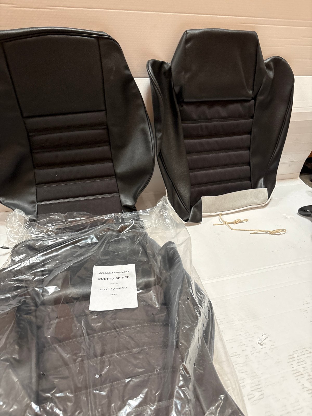 Alfa Romeo Duetto Spider Stoelbekleding (1990-1993) Nieuw, Auto-onderdelen, Interieur en Bekleding, Ophalen of Verzenden, Nieuw