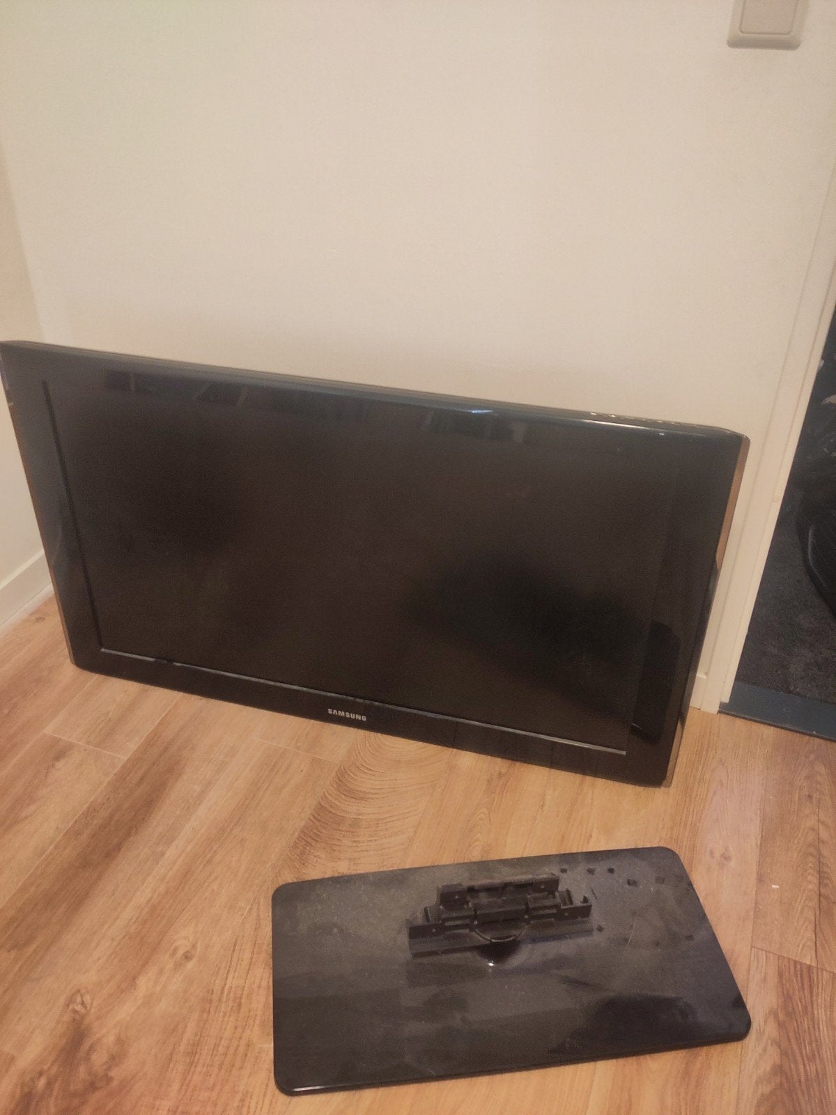 Gratis af te halen: Samsung flatscreen (mogelijk defect), Audio, Tv en Foto, Ophalen