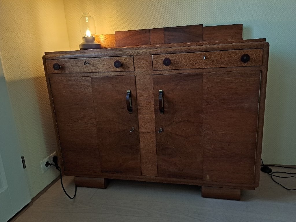 Oude kast. Vermoedelijk jaren 50, maar misschien wel ouder, Ophalen