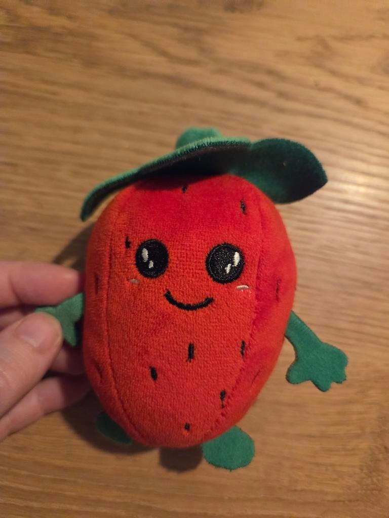 Aardbei knuffel
Nieuw, alleen labeltje verwijderd, Ophalen of Verzenden, Nieuw, Overige typen