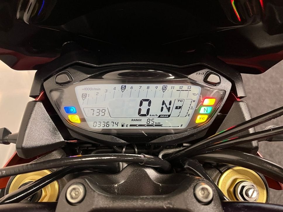 Suzuki GSX-S 1000 (bj 2015), SUZUKI, 4 cilinders, Motorrijbewijs A, Bedrijf
