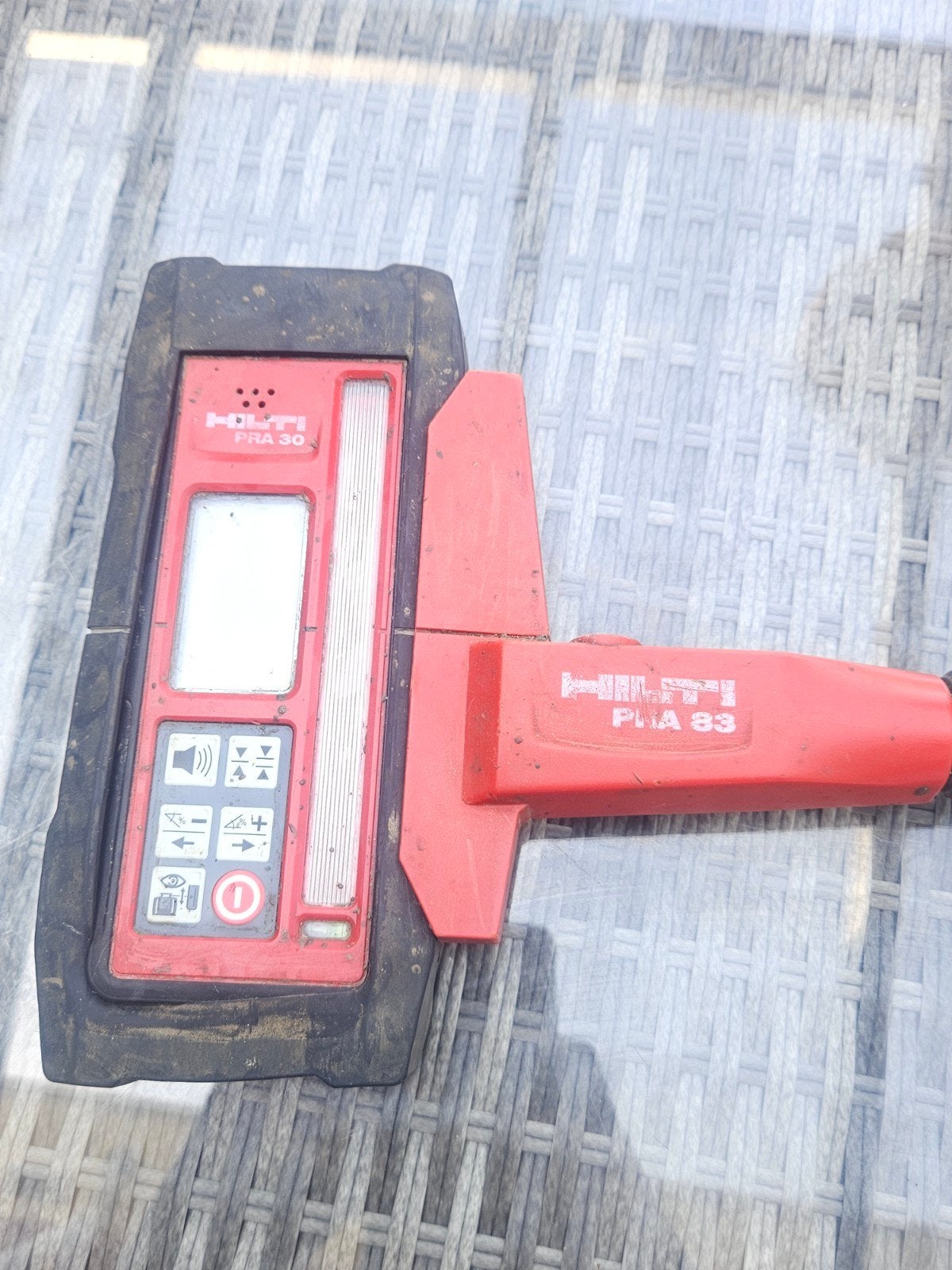 Hilti PRA 30 Laserontvanger met PRA 83 houder, Ophalen of Verzenden, Multimeter