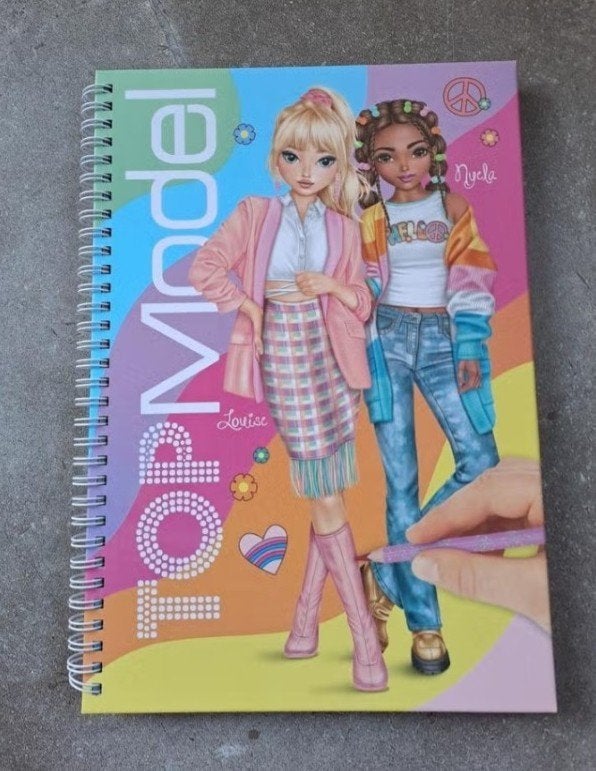 Topmodel tekenboek,ontwerpboek,schetsen,ontwerpen, Ophalen of Verzenden, Zo goed als nieuw, Overige typen