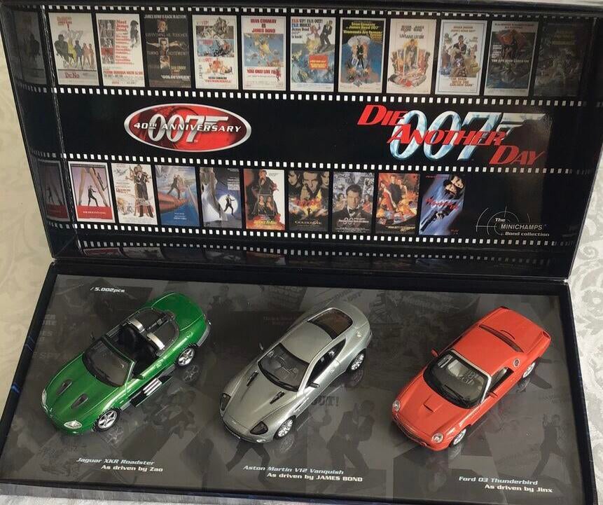 James Bond set van Minichamps, Hobby en Vrije tijd, Modelauto's | 1:43, Ophalen of Verzenden, Zo goed als nieuw, Auto, MiniChamps