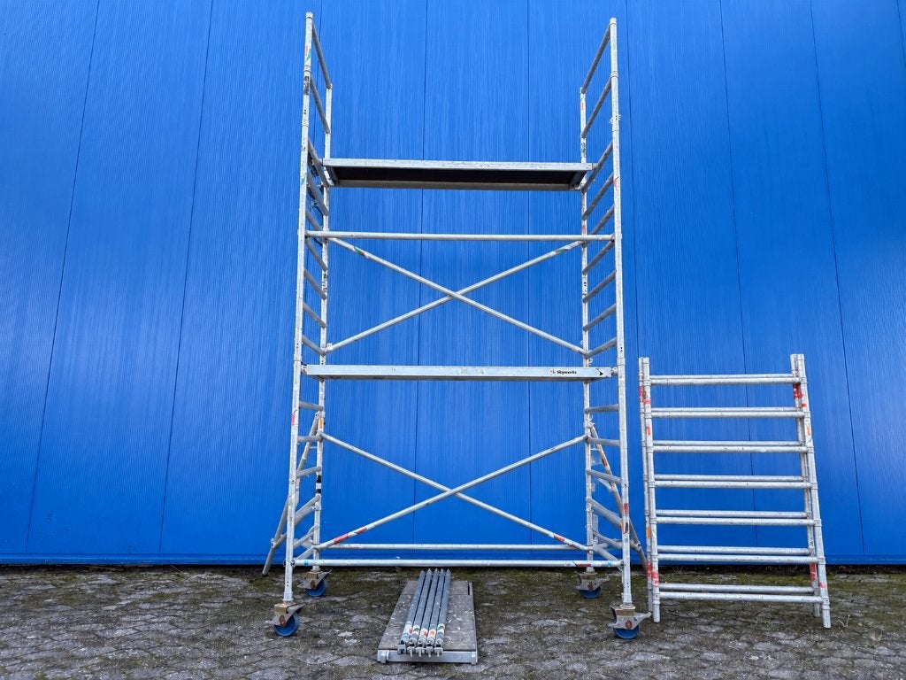 Rolsteiger occasion 135x250x8.2m werkhoogte, Doe-het-zelf en Verbouw, Ophalen, Gebruikt, Rolsteiger of Kamersteiger, 5 meter of hoger