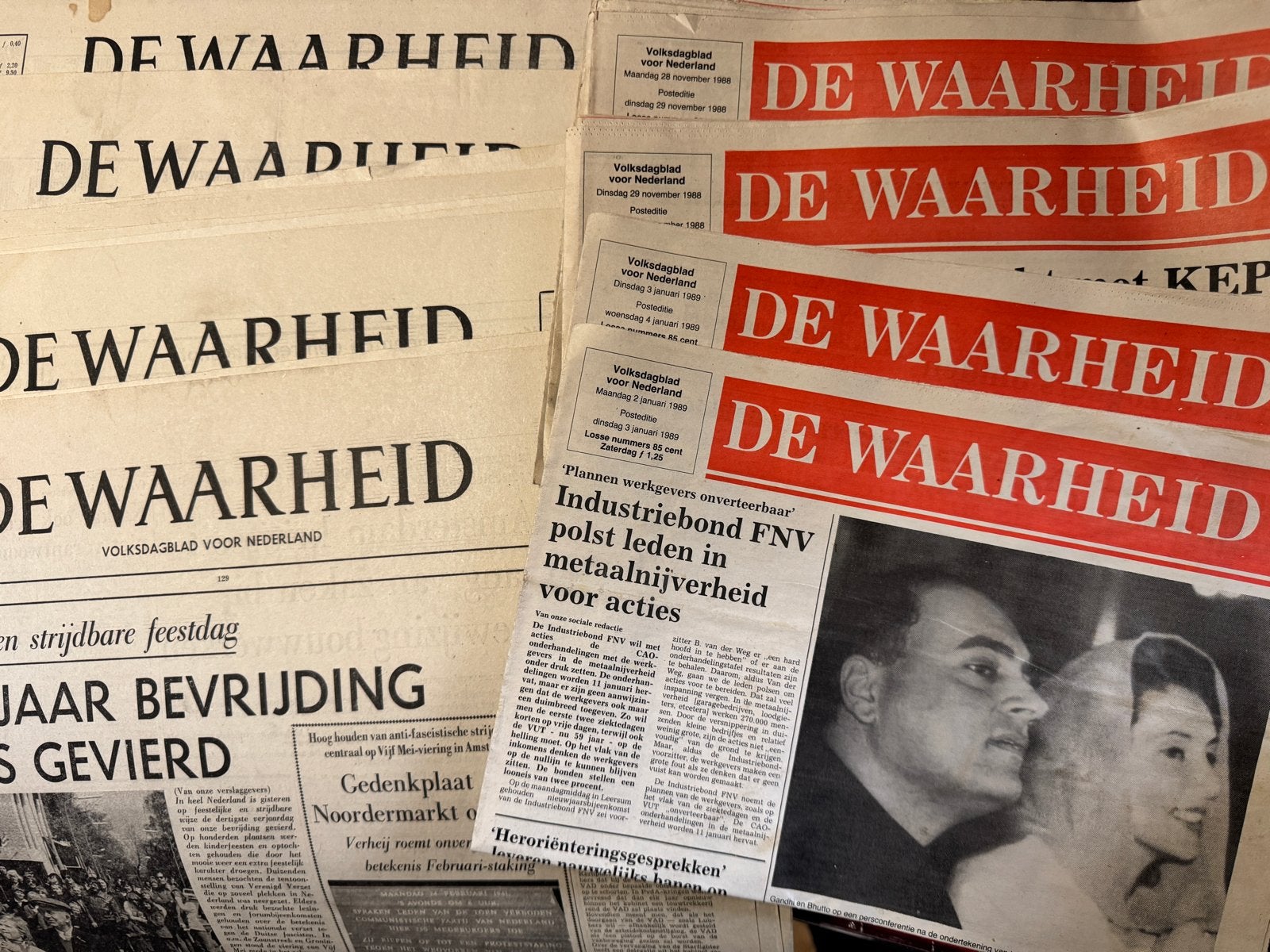 Oude kranten 'De Waarheid' - Historische uitgaven, Verzenden, Gelezen, Krant