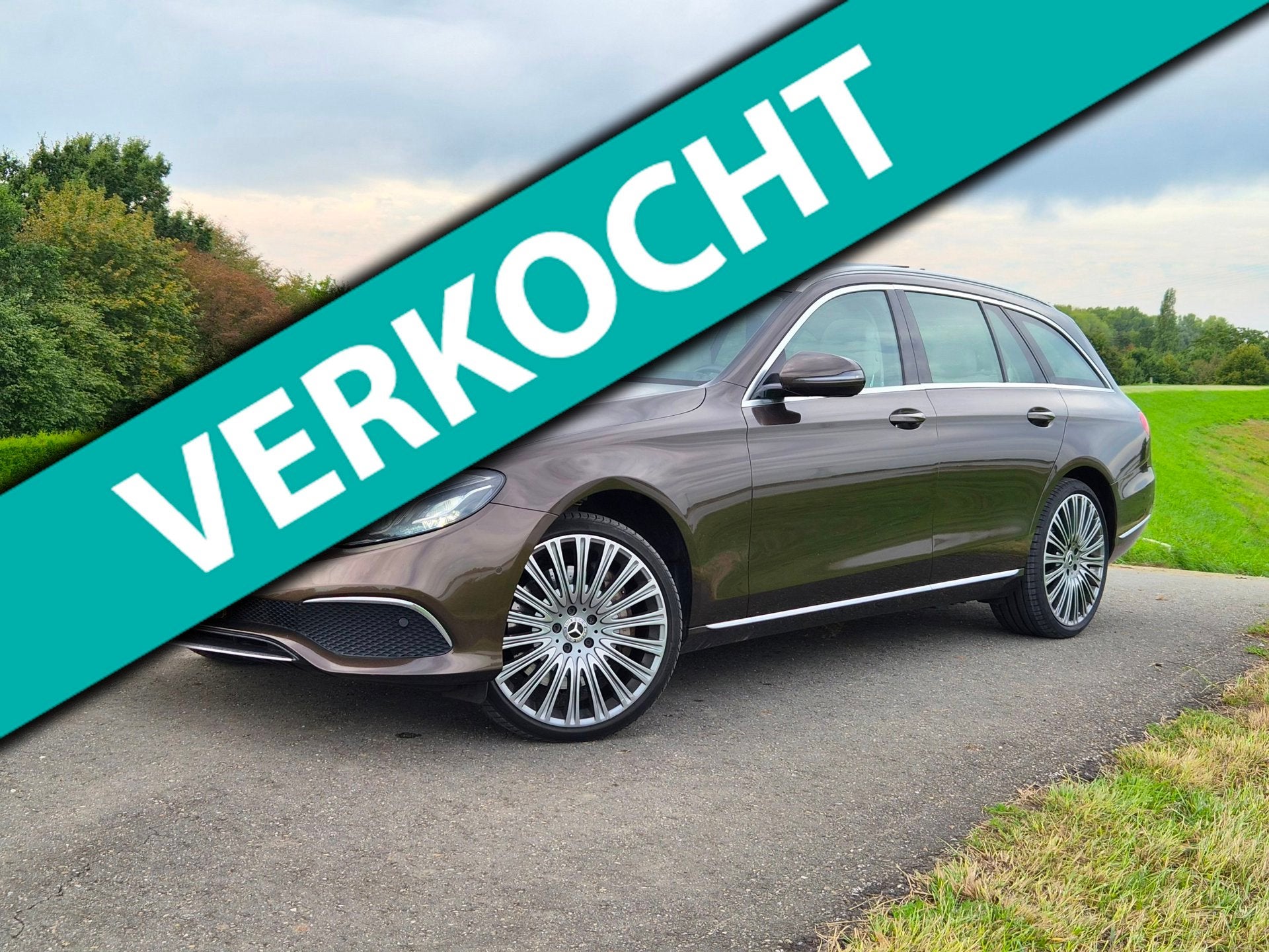 Mercedes-Benz E-klasse Estate 400 4MATIC Premium Plus Luxury, Auto's, Automaat, Dealer onderhouden, Gebruikt, Bruin