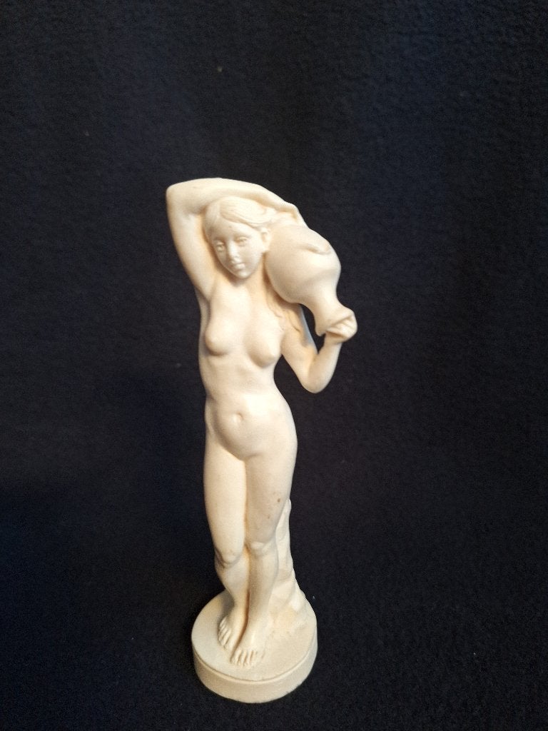Vintage Beeldje Van Naakte Vrouw Met Waterkan, Ophalen, Zo goed als nieuw, Mens