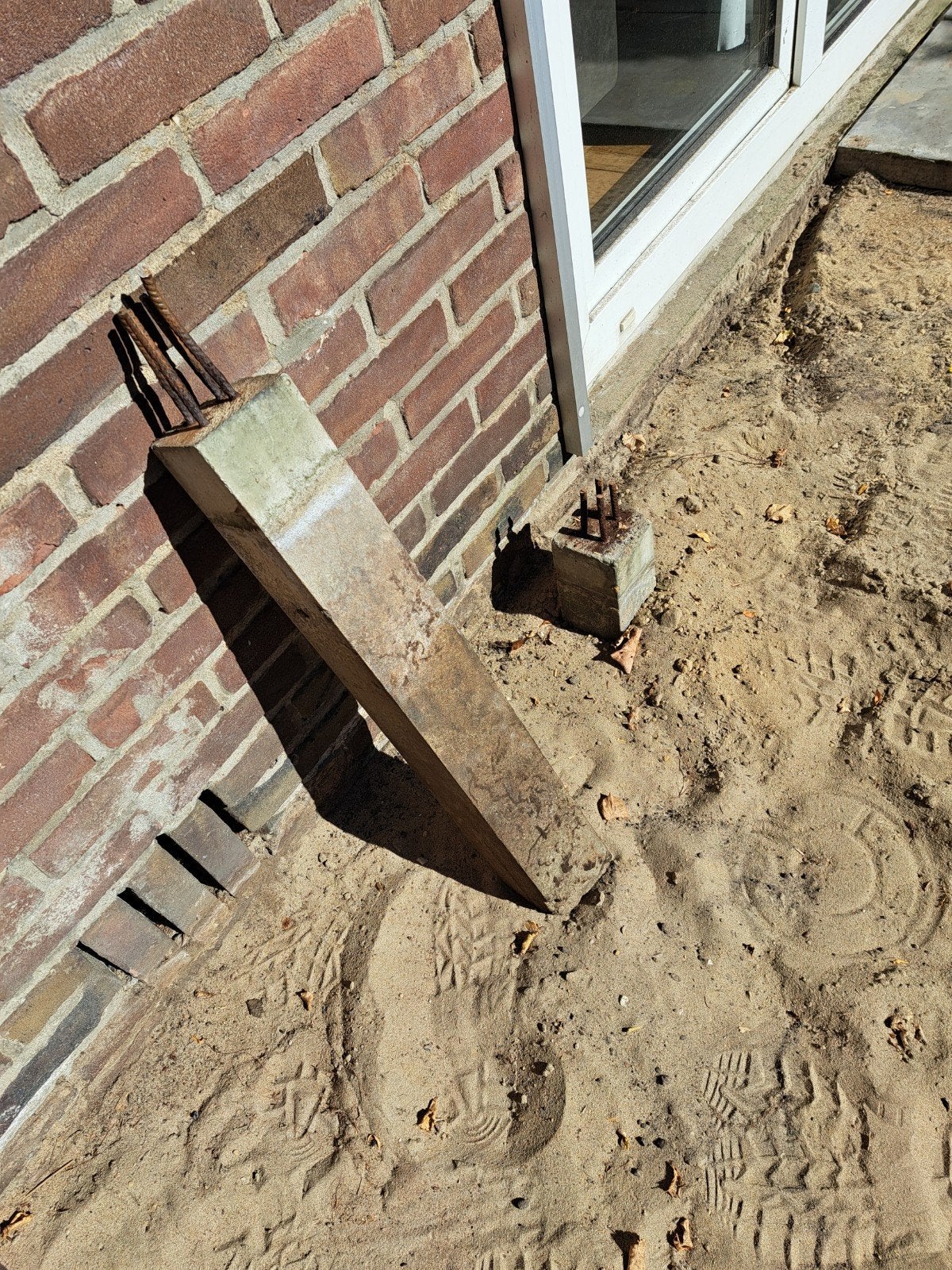 4 betonpoeren voor fundering of constructie, Ophalen, Gebruikt
