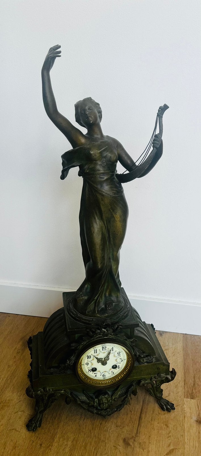 Franse pendule art nouveau zinklegering Mantyre sculptuur, Antiek en Kunst, Ophalen