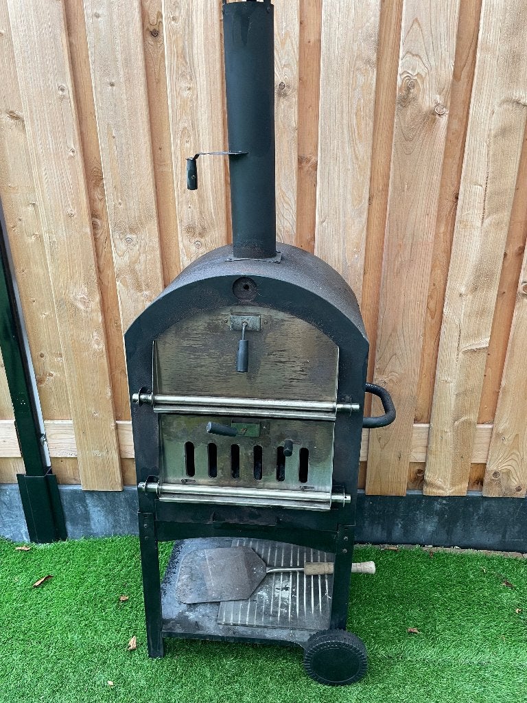 Barbeque, Ophalen, Gebruikt, Met accessoires