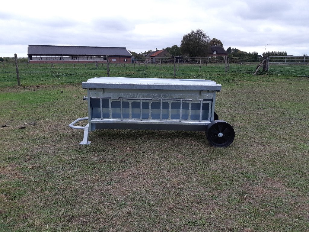 Creepfeeder , 2 maten. Uit voorraad leverbaar, Geslacht onbekend, Schaap