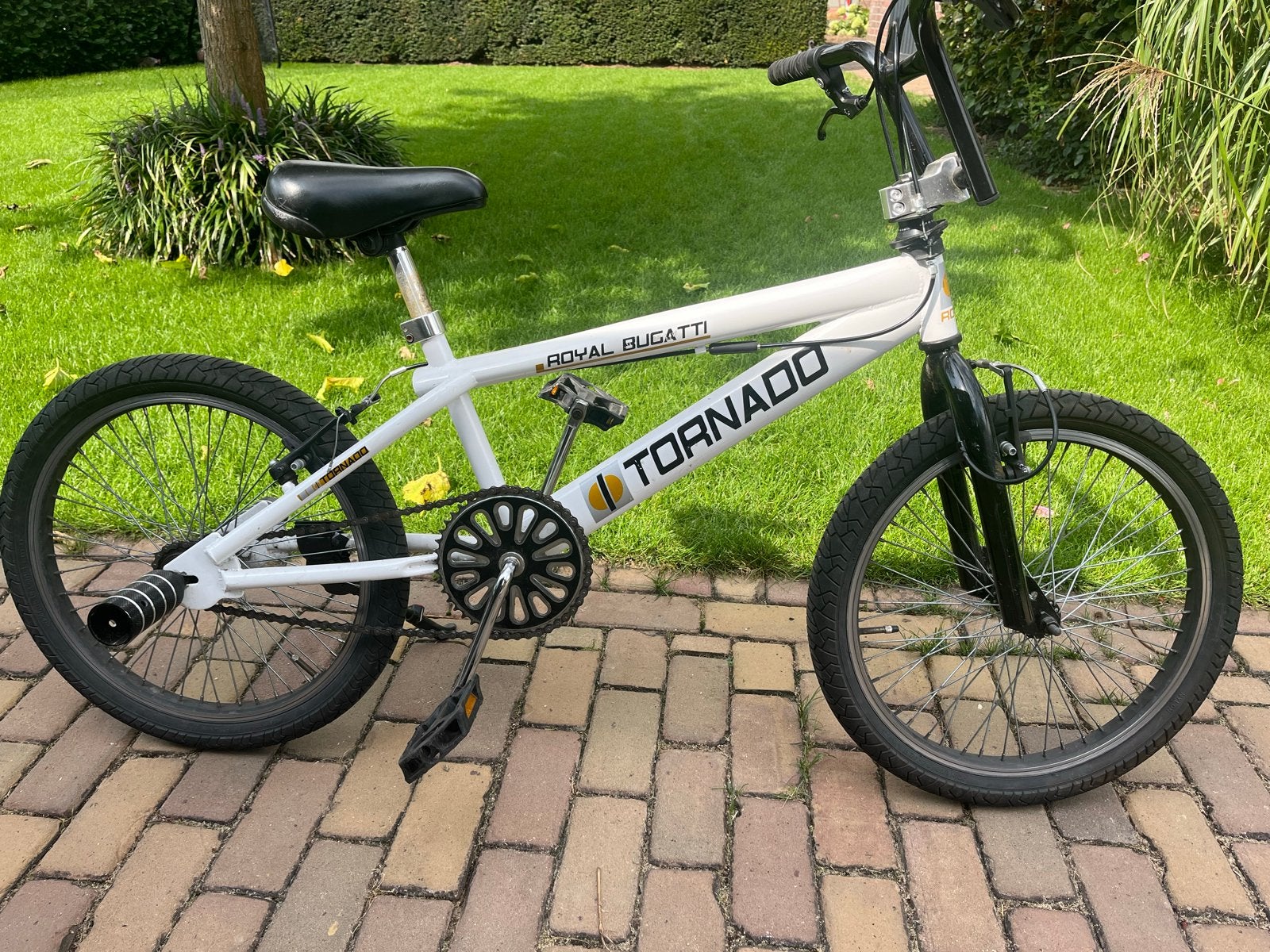Royal Bugatti Tornado BMX - 20 inch, Fietsen en Brommers, Fietsen | Crossfietsen en BMX, Ophalen, Staal, Velgrem, Voetsteunen