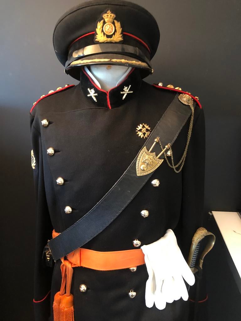 Ceremonieel tenue voor Kolonel Veld Artillerie compleet, Verzamelen, Militaria | Algemeen, Ophalen of Verzenden, Landmacht, Nederland