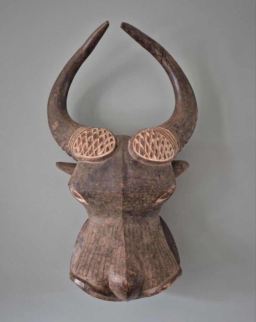 Museumstuk Bamileke buffel masker 91 CM, Ophalen of Verzenden