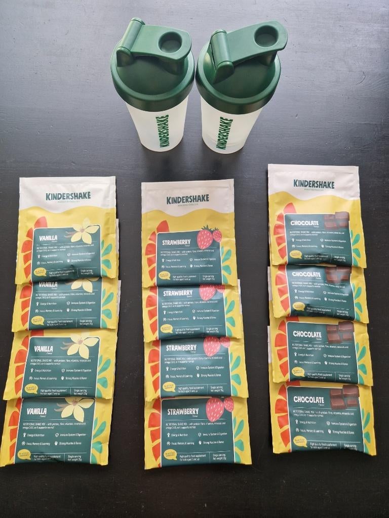 Kindershake - 2 shakebekers en 12 zakjes, Ophalen of Verzenden, Zo goed als nieuw