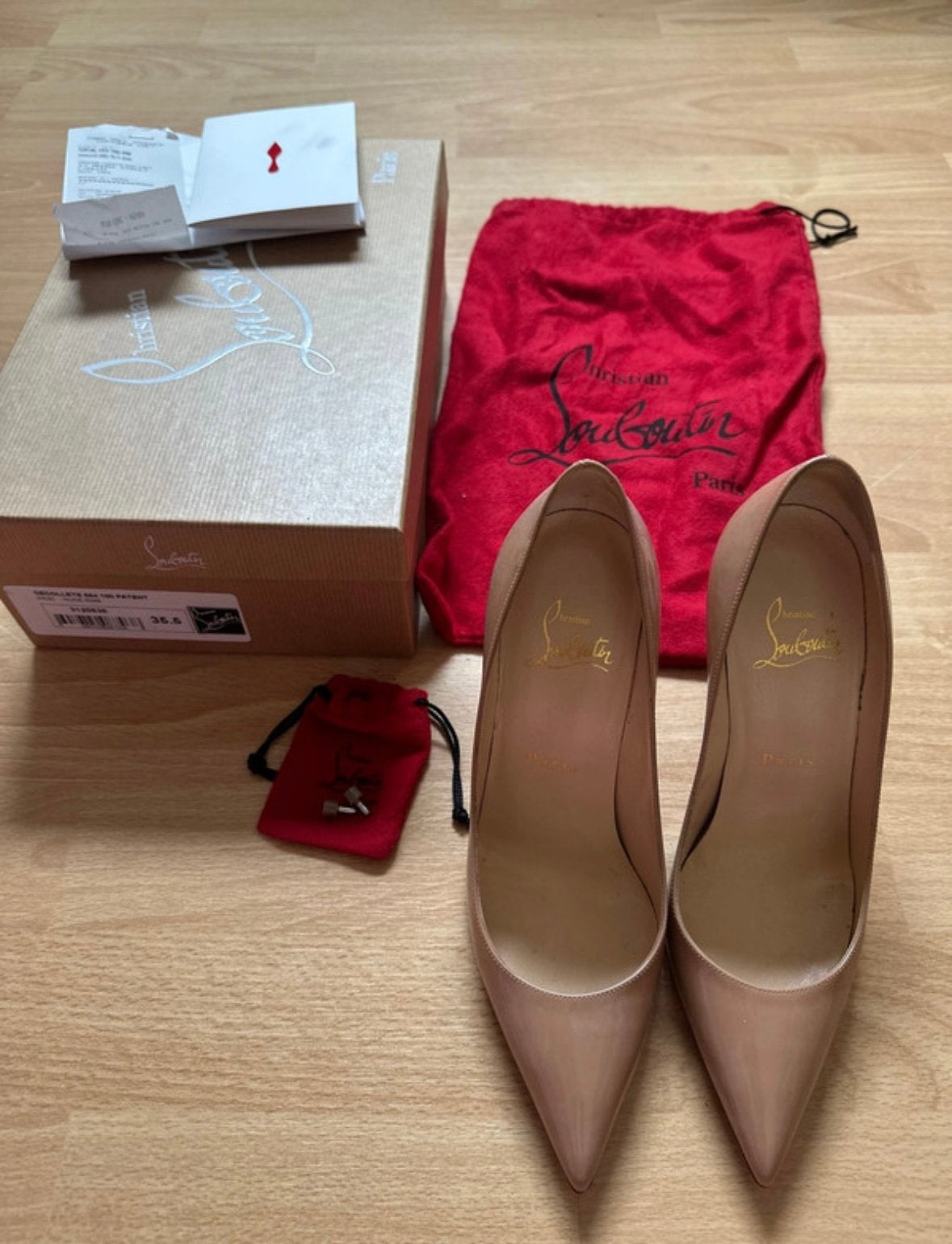 Christian Louboutin Nude 100 patent, Pumps, Beige, Ophalen of Verzenden, Zo goed als nieuw
