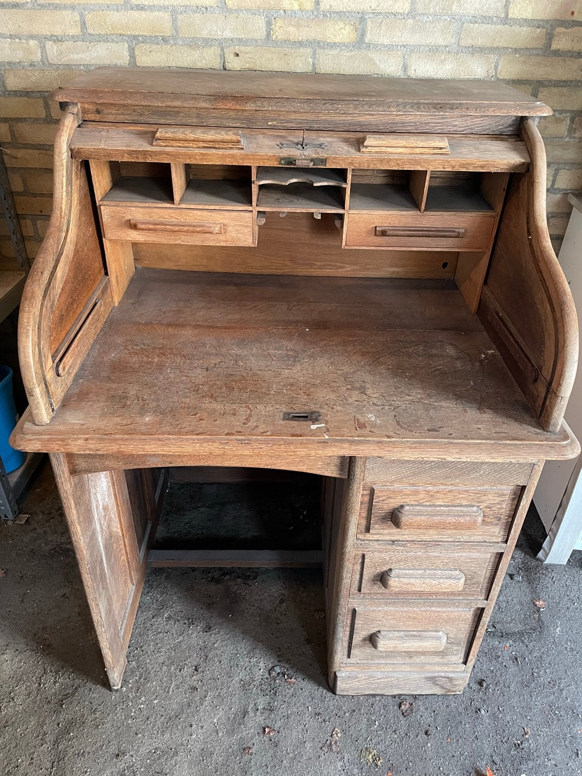 Antiek rolluikbureau van eikenhout, Antiek en Kunst, Antiek | Meubels | Tafels, Ophalen