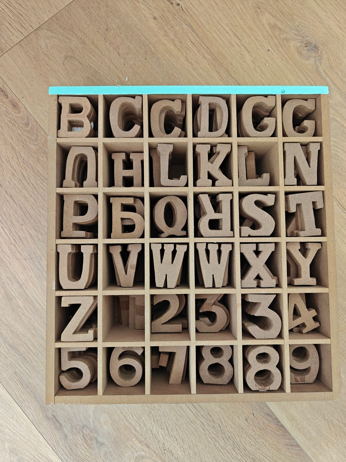 MDF letters en cijfers met letterbak - meer dan 300 stuks, Ophalen of Verzenden