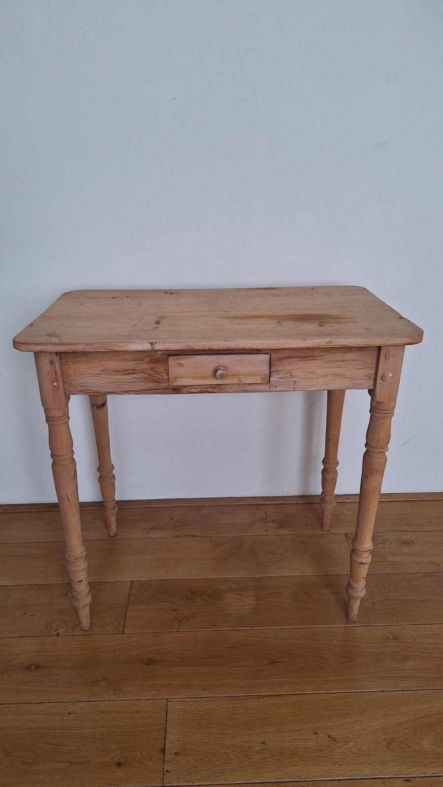 Antiek houten keukentafeltje grenenhout sidetable, Huis en Inrichting, Ophalen, 100 tot 150 cm, Grenenhout, 25 tot 50 cm