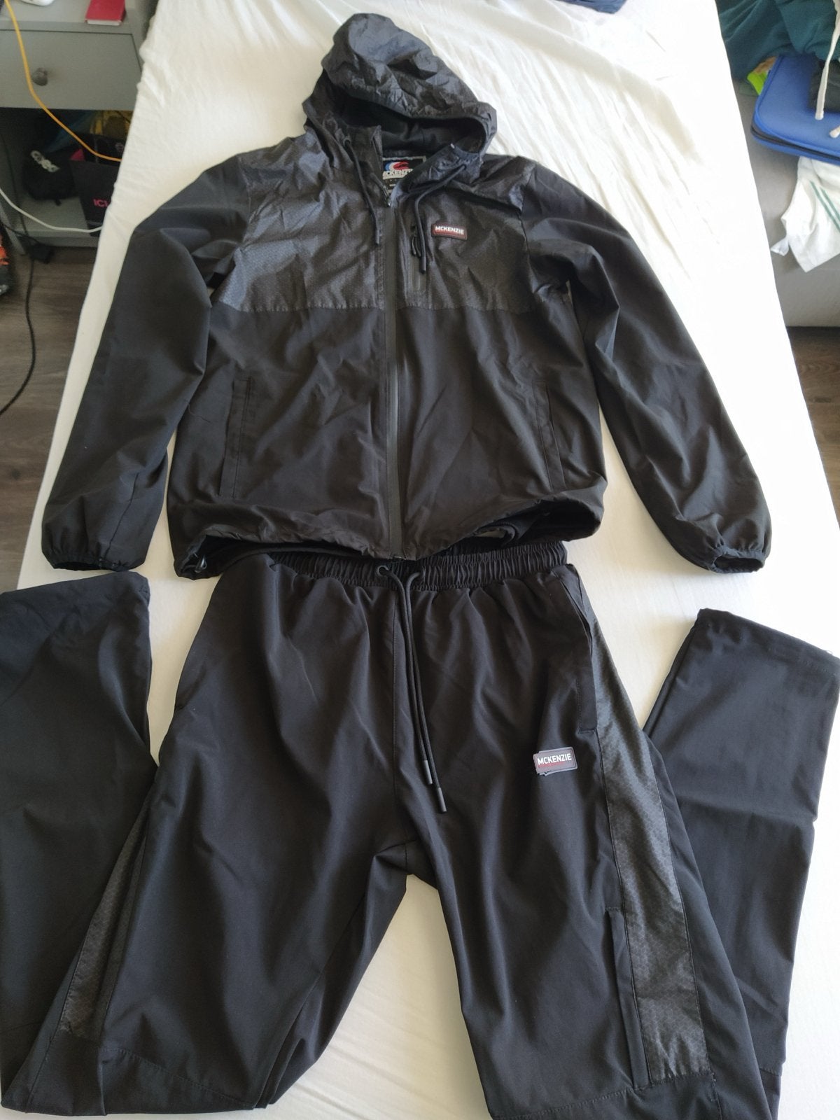 McKenzie windbreaker trainingspak - Zwart - Maat M, Fitness, Maat 48/50 (M), Zwart, Nieuw