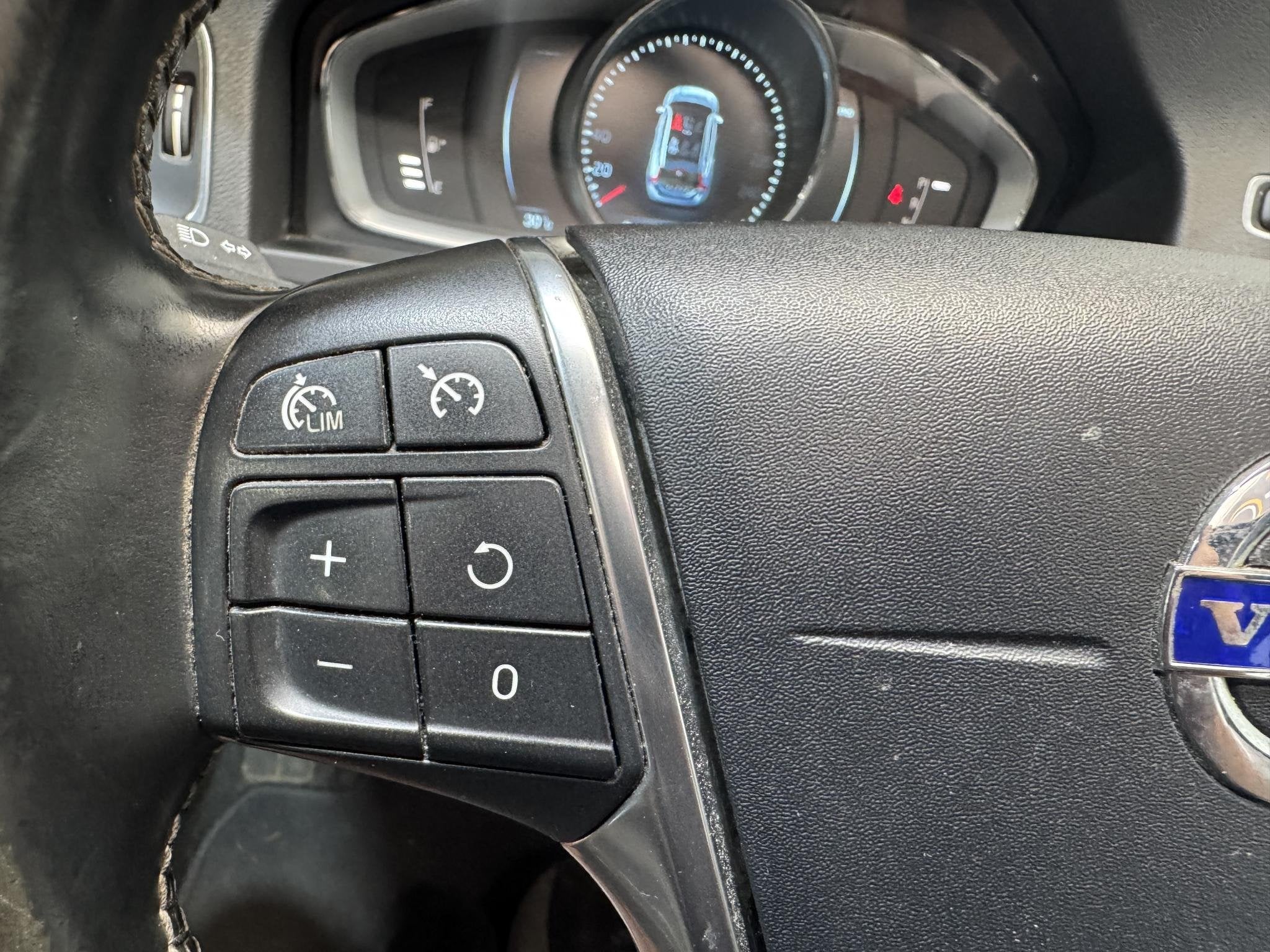 Foto 19 van Volvo V60 2.4 D6 AWD Plug-In Hybrid Summum Super Netjes Pano