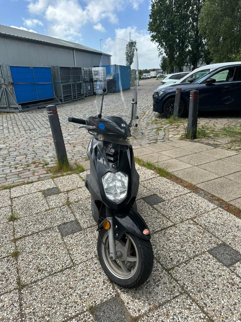 Sym Orbit (blauw kenteken), Ophalen, Gebruikt, Benzine, SYM