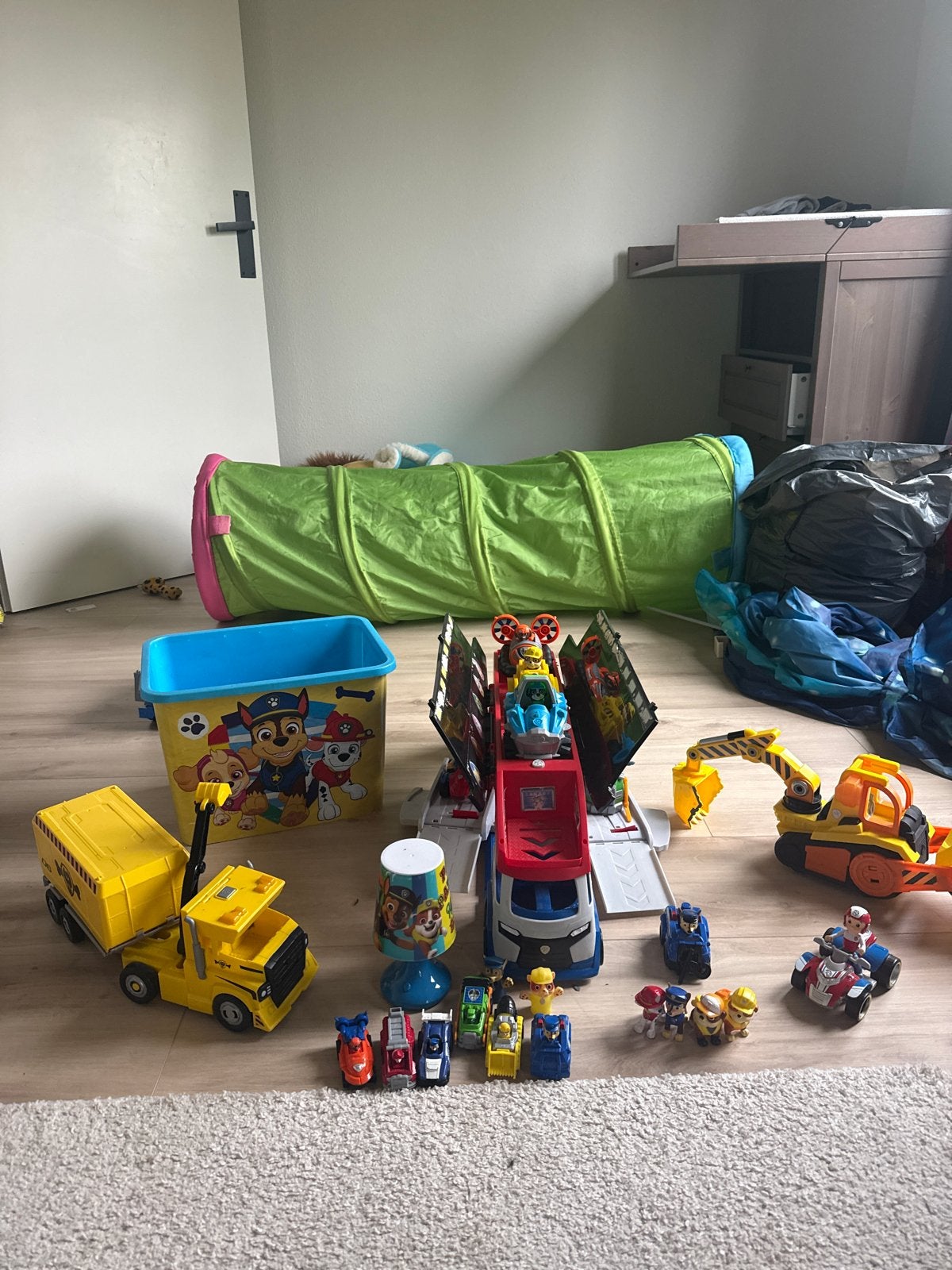 Grote Paw Patrol speelgoedset met voertuigen en figuren, Ophalen, Gebruikt