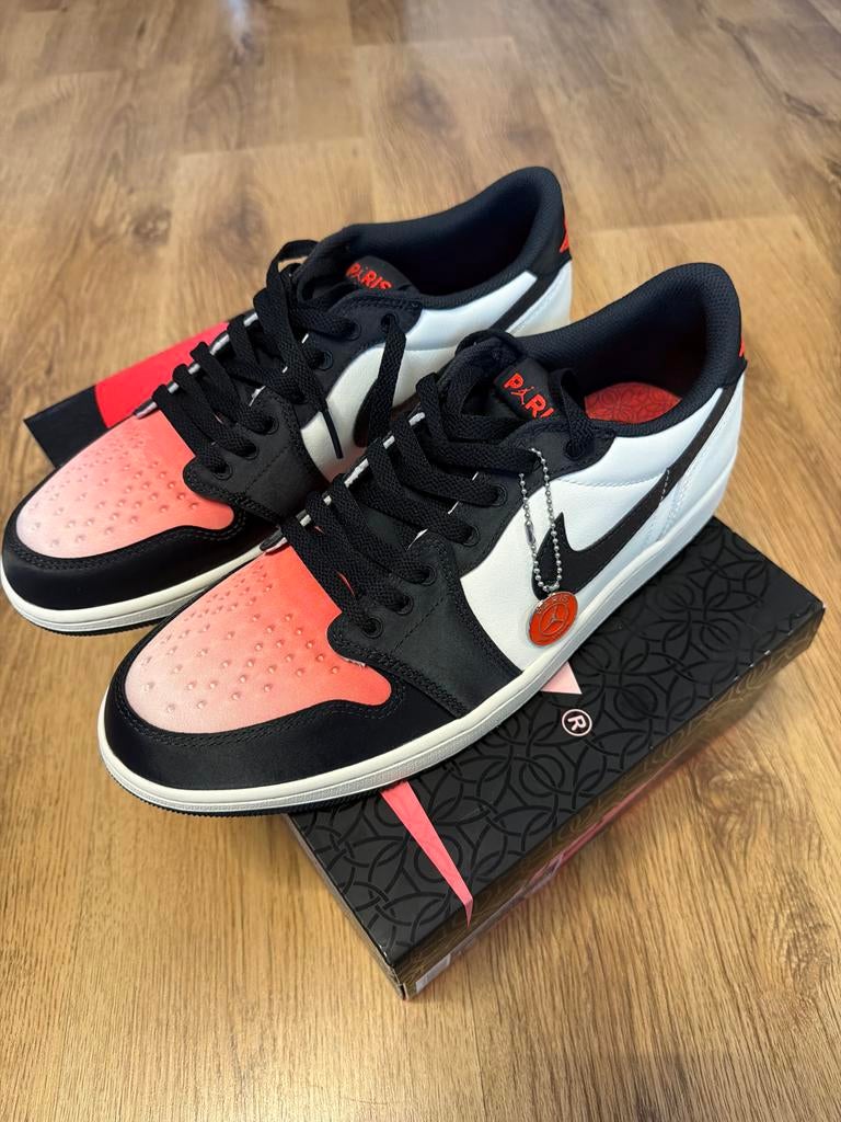 Air Jordan 1 Retro Low OG PSG - Maat 46 (US 12) - NIEUW / DS, Ophalen of Verzenden, Nieuw, Overige kleuren, Sneakers of Gympen