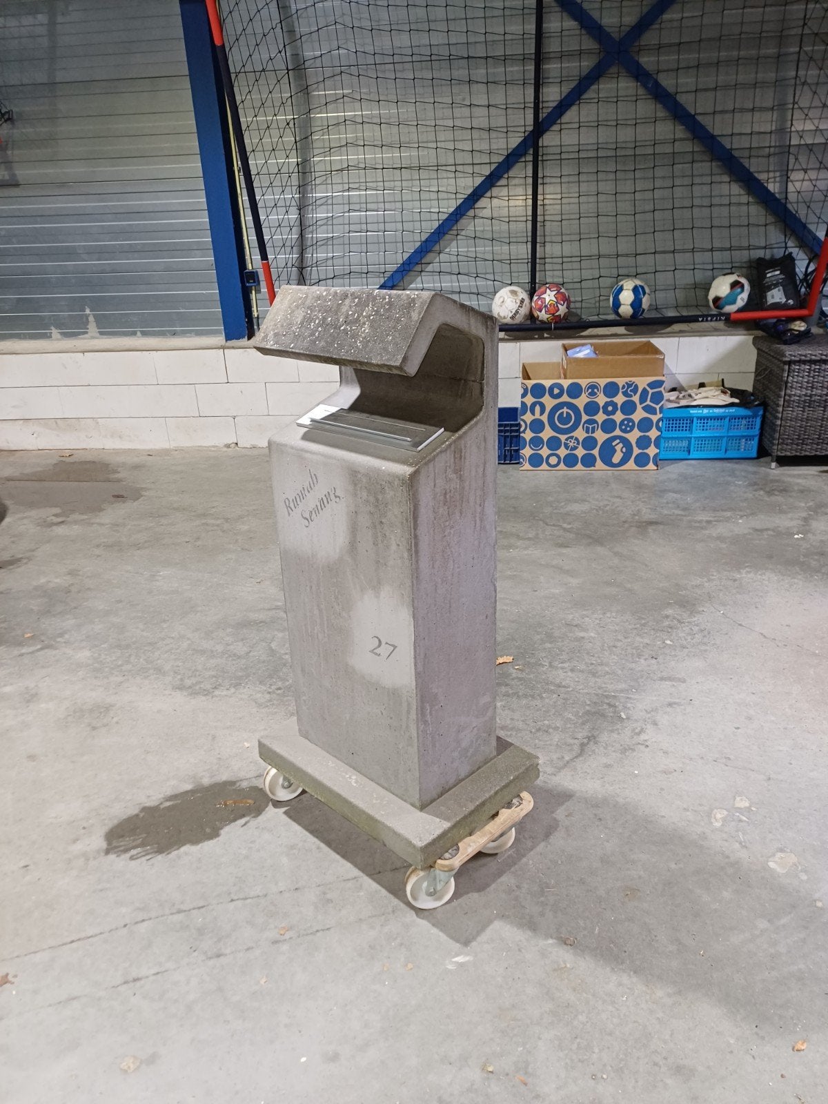 Betonnen Staande Brievenbus - Robuust en Uniek, Tuin en Terras, Ophalen, Gebruikt, Beton, Staande brievenbus