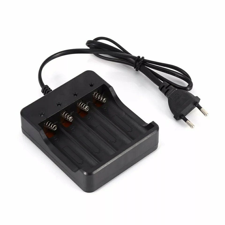Te koop 3.7 Volt batterij accu lader voor 4  18650 batterije, Ophalen of Verzenden, Nieuw