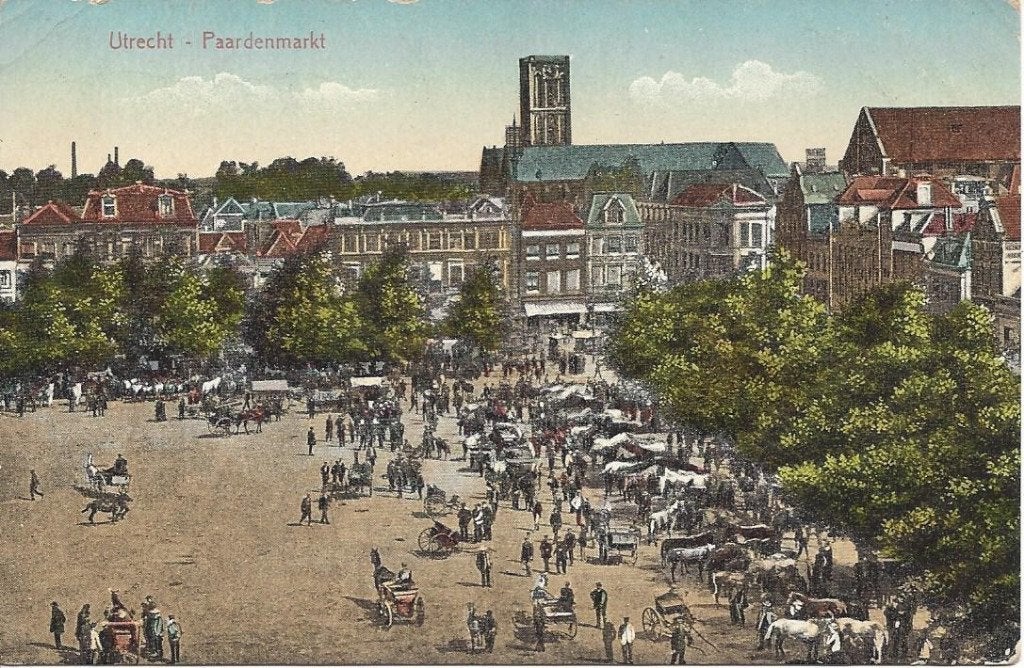 Utrecht, Paardenmarkt, veel Volk, Militair gelopen 1915, Ophalen of Verzenden, Voor 1920, Gelopen, Utrecht