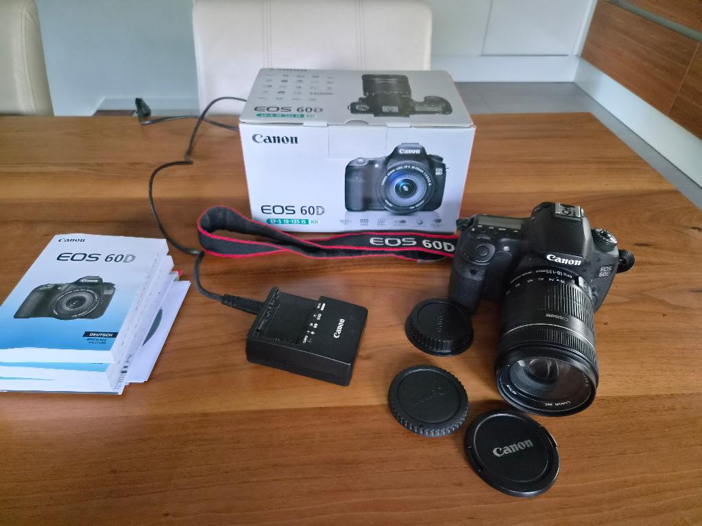 Canon EOS 60D + EF‑S 18‑135mm IS kit – complete set, 18 Megapixel, Gebruikt, Spiegelreflex, Canon