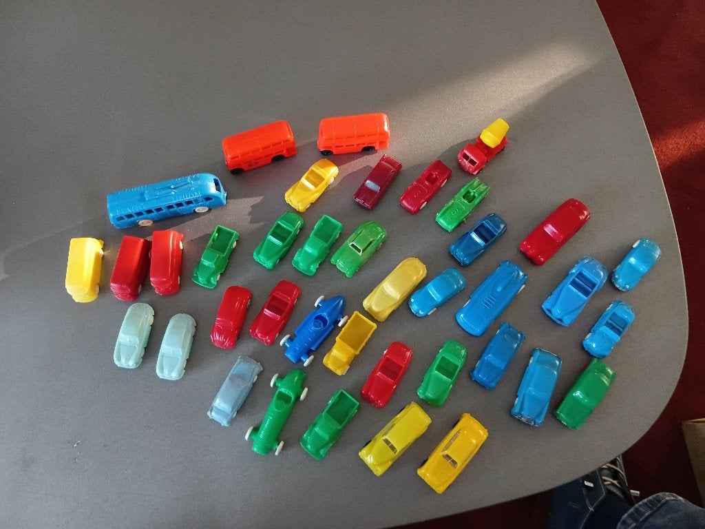 Diversen plastic autootjes van verschillende fabrikanten, Antiek en Kunst, Antiek | Speelgoed, Ophalen of Verzenden