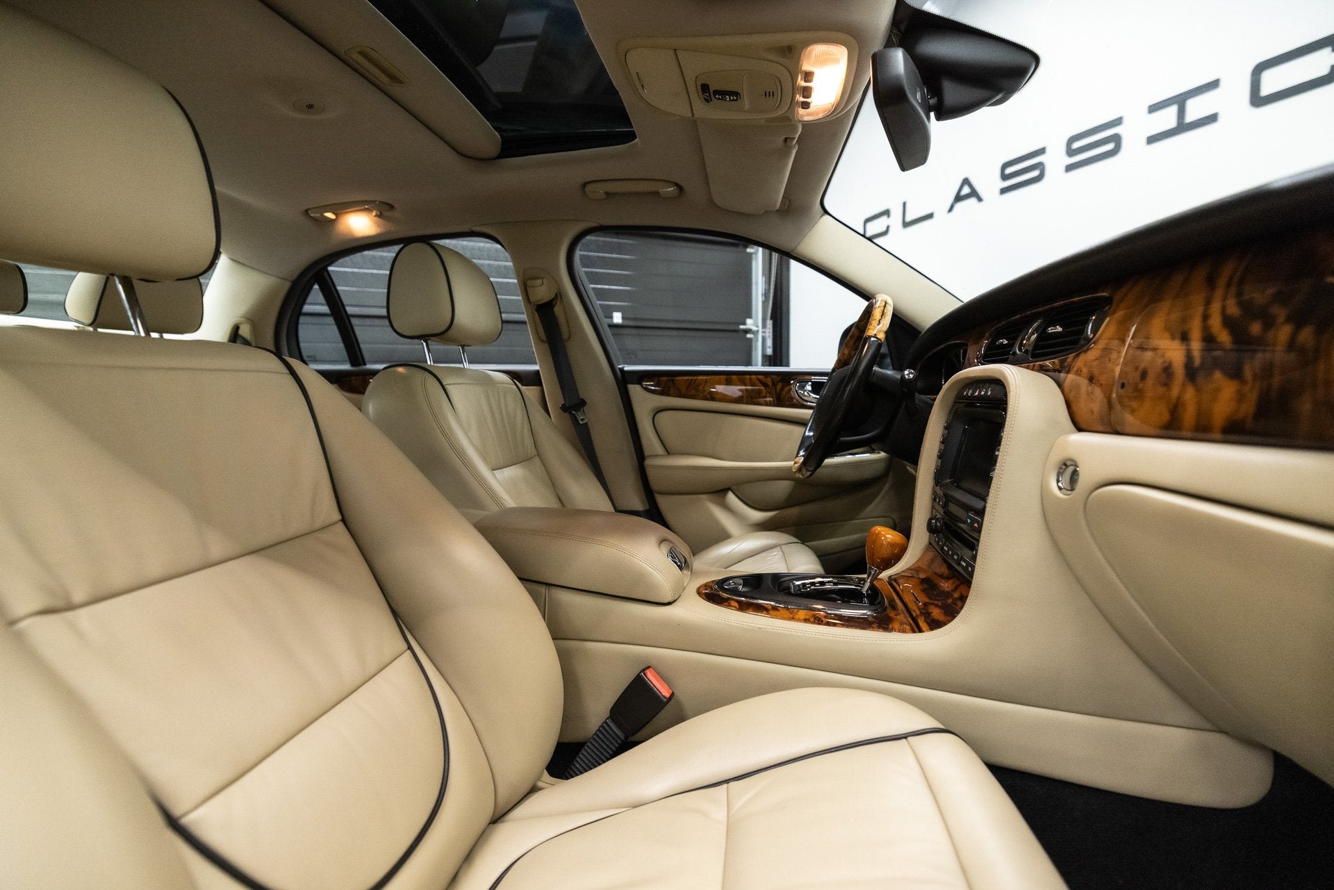 Jaguar XJ 3.5 V8 Executive YOUNGTIMER ! (bj 2007, automaat), Automaat, Achterwielaandrijving, Gebruikt, 258 pk